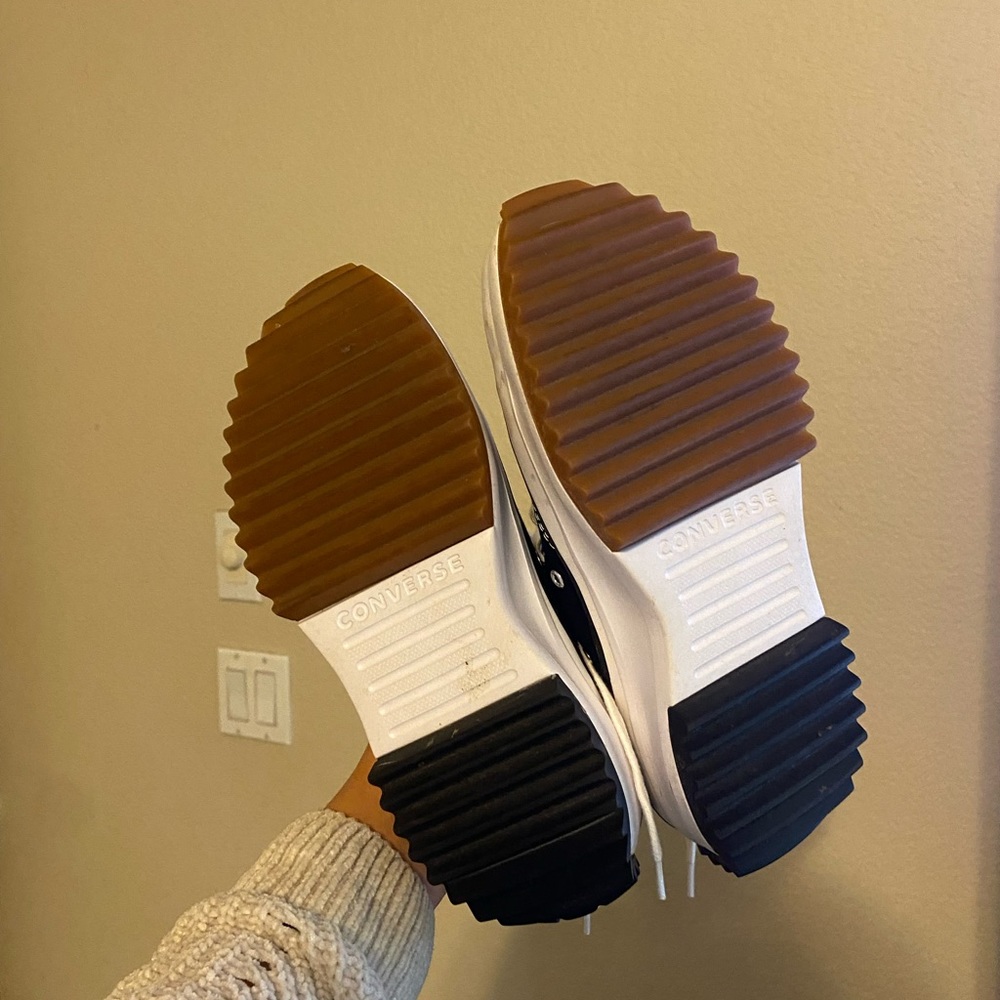 Woman’s converse - Picture 6 of 6